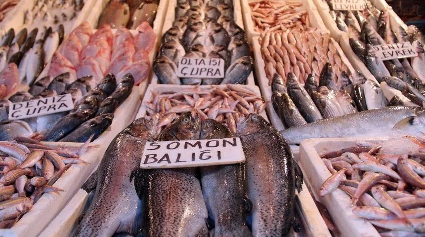 Balıklar Tezgahları Doldurdu, Fiyatlar Yarı Yarıya D&uuml;şt&uuml;