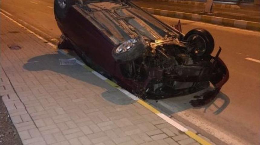 Ref&uuml;je &Ccedil;arpan Ara&ccedil; Takla Attı: 1 Yaralı