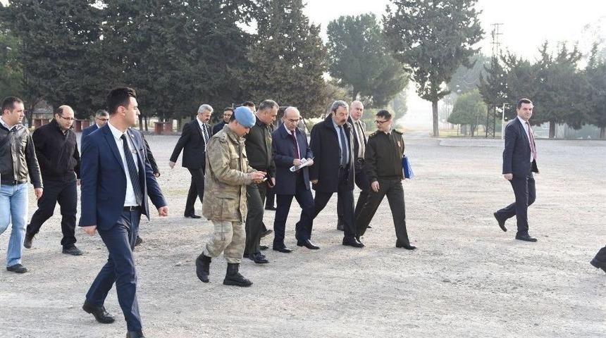 Vali Demirtaş, Recai Engin Kışlası&rsquo;nı Ziyaret Etti