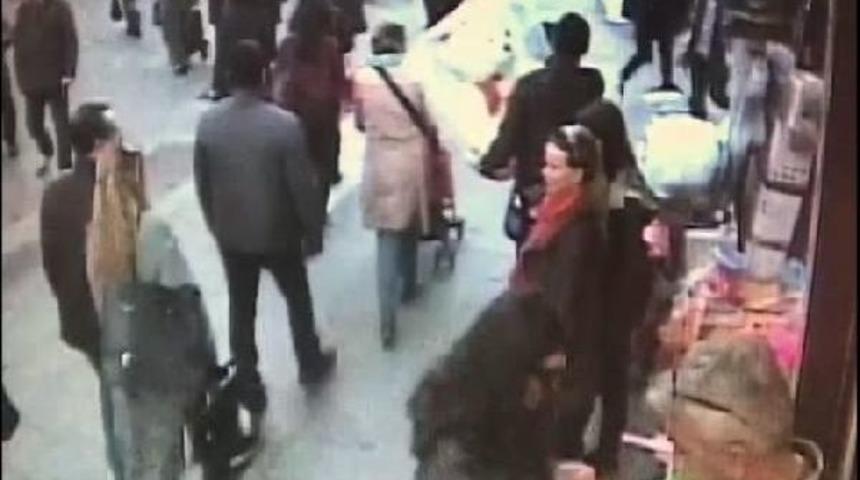 Dev Oyuncak Ayıyı B&ouml;yle &Ccedil;aldılar