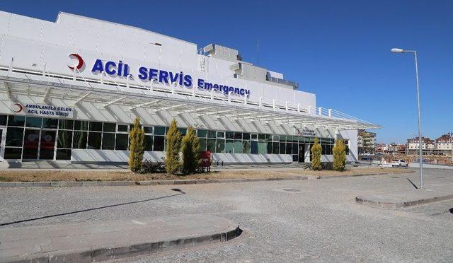 Kepez Devlet Hastanesi Polikliniklerinde 61 Bin 946 Hastaya Bakıldı
