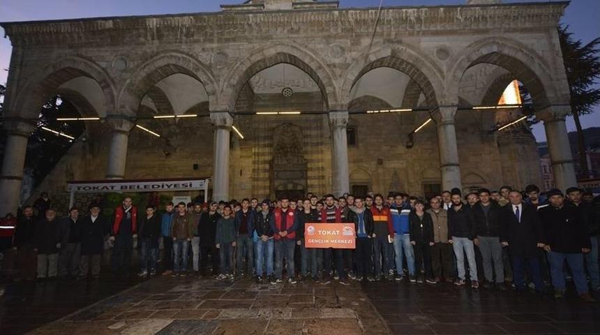 Gen&ccedil;ler Sabah Namazında Buluştu