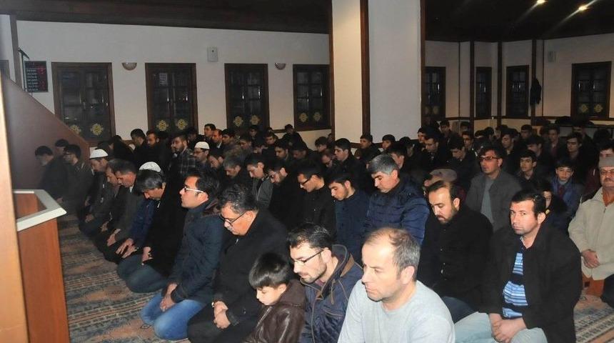 Akşehirli Gen&ccedil;ler Sabah Namazında Buluştu