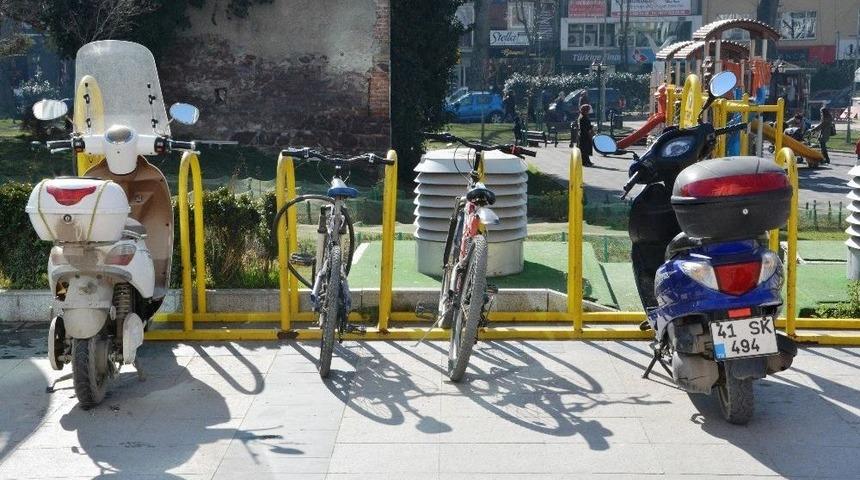 İzmit&rsquo;te Bisiklet Park Yerlerinin Sayısı Artıyor