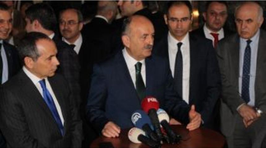 Bakan M&uuml;ezzinoğlu&rsquo;ndan Emeklilere M&uuml;jde: "gerekli Talimatlar B&uuml;t&uuml;n Bankalara G&ouml;nderildi. Hi&ccedil;bir Şart &Ouml;ne S&uuml;rmeyecekler"