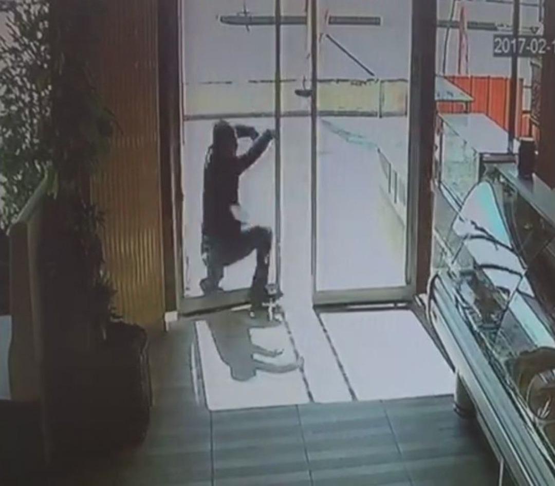 &rsquo;g&ouml;r&uuml;nmez Kaza&rsquo; Kamerada