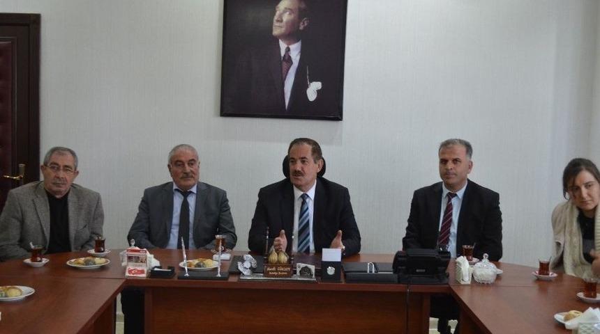 Başkan G&uuml;rsoy &Uuml;niversite &Ouml;ğrencileriyle Bir Araya Geldi