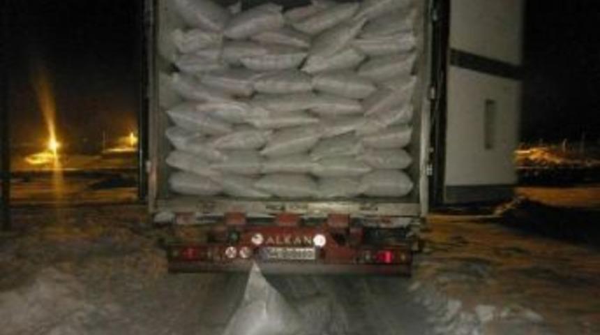 Başkale'de 14 Ton Ka&ccedil;ak &Ccedil;ay Ele Ge&ccedil;irildi