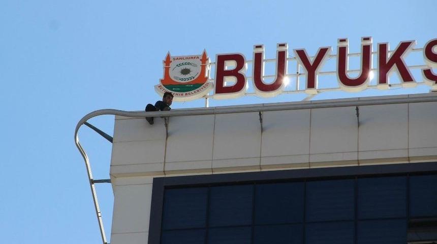 Şanlıurfa Büyükşehir Belediyesinde İntihar Girişimi