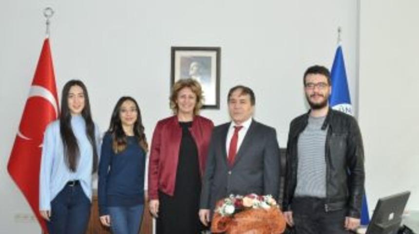 Uşak &Uuml;niversitesi&rsquo;nin &ldquo;roman Kadınların Gebelik Ve Annelik S&uuml;reci&rdquo; Adlı Proje Kabul Edildi.