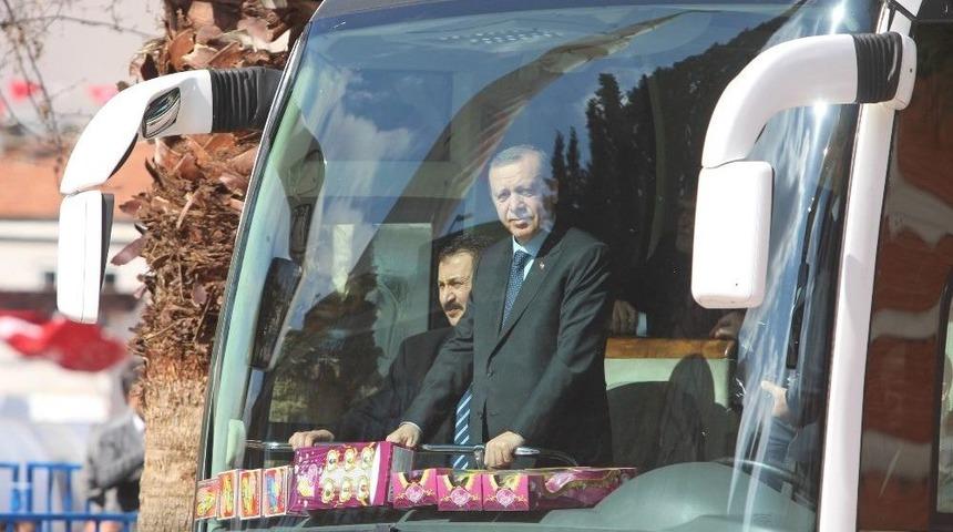 Cumhurbaşkanı Erdoğan Cuma Namazını Manisa&rsquo;da Kıldı
