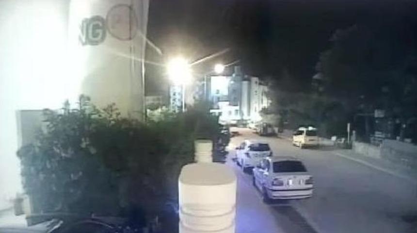 Suikast Timinin &Ouml;ld&uuml;rd&uuml;ğ&uuml; Polis Memurunun Şehit Olduğu Anlar Kamerada