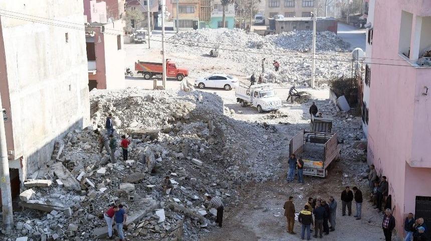 Mersin B&uuml;y&uuml;kşehir Belediyesi, Yeni Cadde Ve Sokaklar A&ccedil;mayı S&uuml;rd&uuml;r&uuml;yor