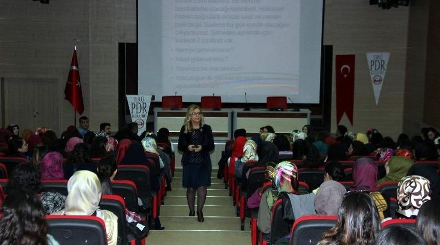 Doç. Dr. Karaırmak: “travma Yaşamın Kontrolden Çıkması Demektir”