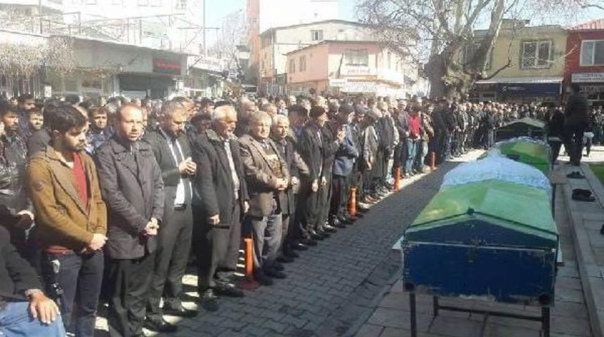 Adıyaman'da, Kazada &Ouml;len 4 Kişi Toprağa Verildi