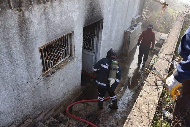 Sinop’ta Eski Otel Binasında Yangın