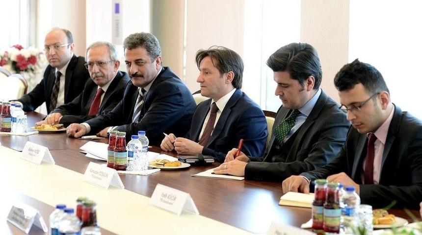 Azerbaycan Eğitim Bakanı Cabbarov, Ytb&rsquo;yi Ziyaret Etti