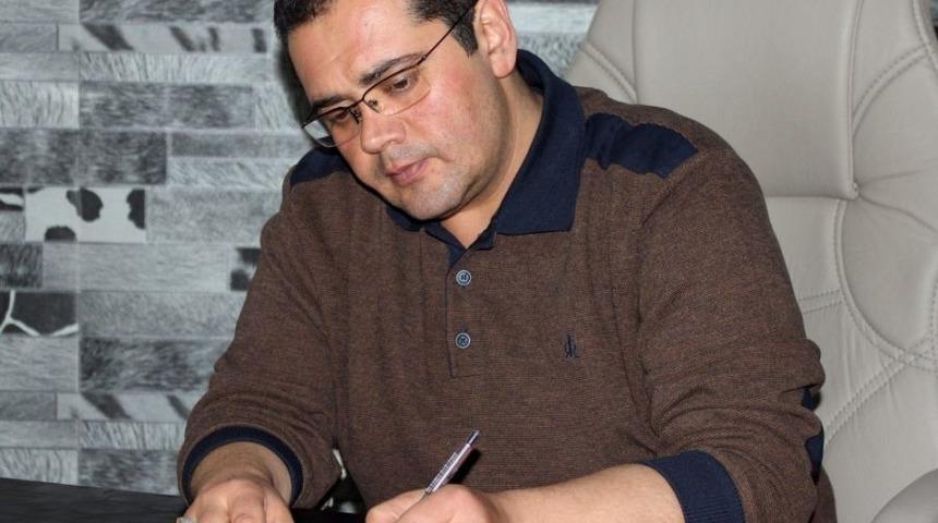 Ak Parti Cumhurbaşkanlığı Sistemi Eğitim &Ccedil;alışmalarına İl&ccedil;elerde Devam Ediyor