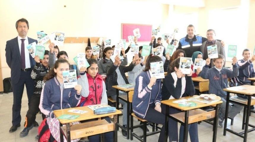 G&ouml;lbaşında 8.sınıf &Ouml;ğrencilerine Polis Mesleği Tanıtılıyor