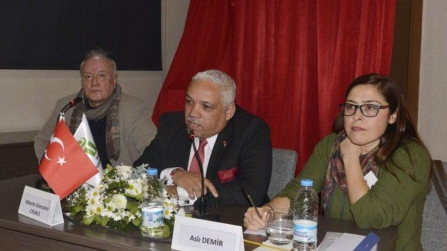 Tepebaşı Belediyesi Ve Jose Marti Küba Dostluk Derneğinden ’fidel Sonrası Küba’ Söyleşisi