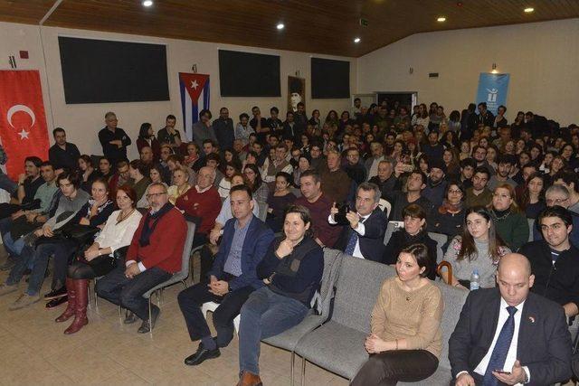 Tepebaşı Belediyesi Ve Jose Marti Küba Dostluk Derneğinden ’fidel Sonrası Küba’ Söyleşisi