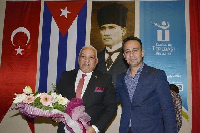 Tepebaşı Belediyesi Ve Jose Marti Küba Dostluk Derneğinden ’fidel Sonrası Küba’ Söyleşisi