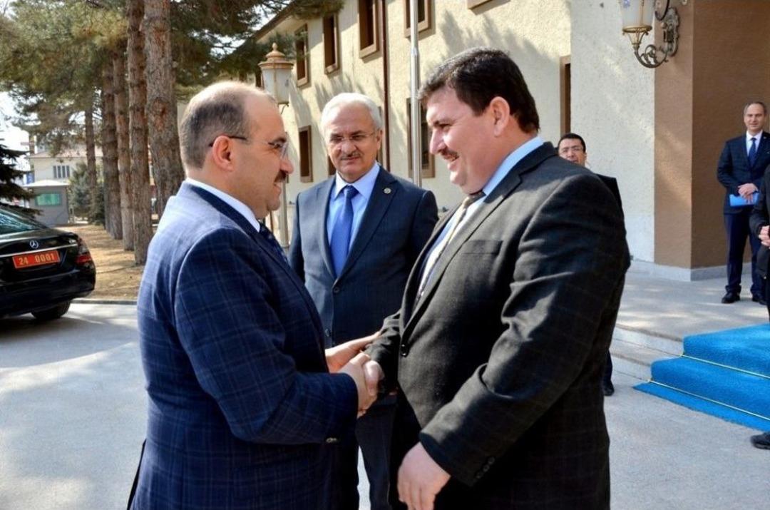 Vali İsmail Ustaoğlu, Erzincan Valisi Ali Arslantaş&rsquo;ı Ziyaret Etti