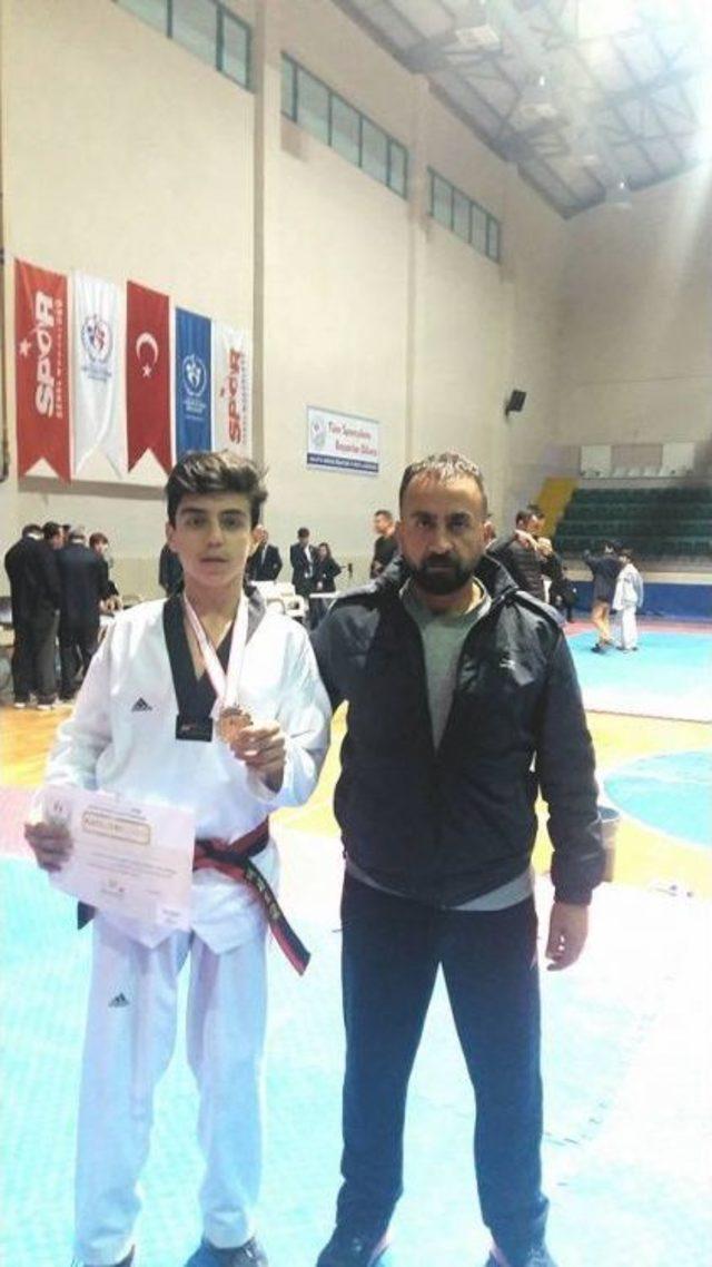 Şahinbey Taekwondo Takımı, Final Müsabakalarında 2 Altın Madalya Kazandı