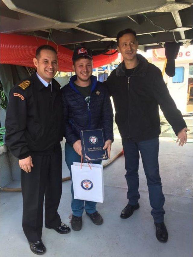 Didimli Balık&ccedil;ı Darbeci Komutanın Verdiği Belgeyi İade Etti 1