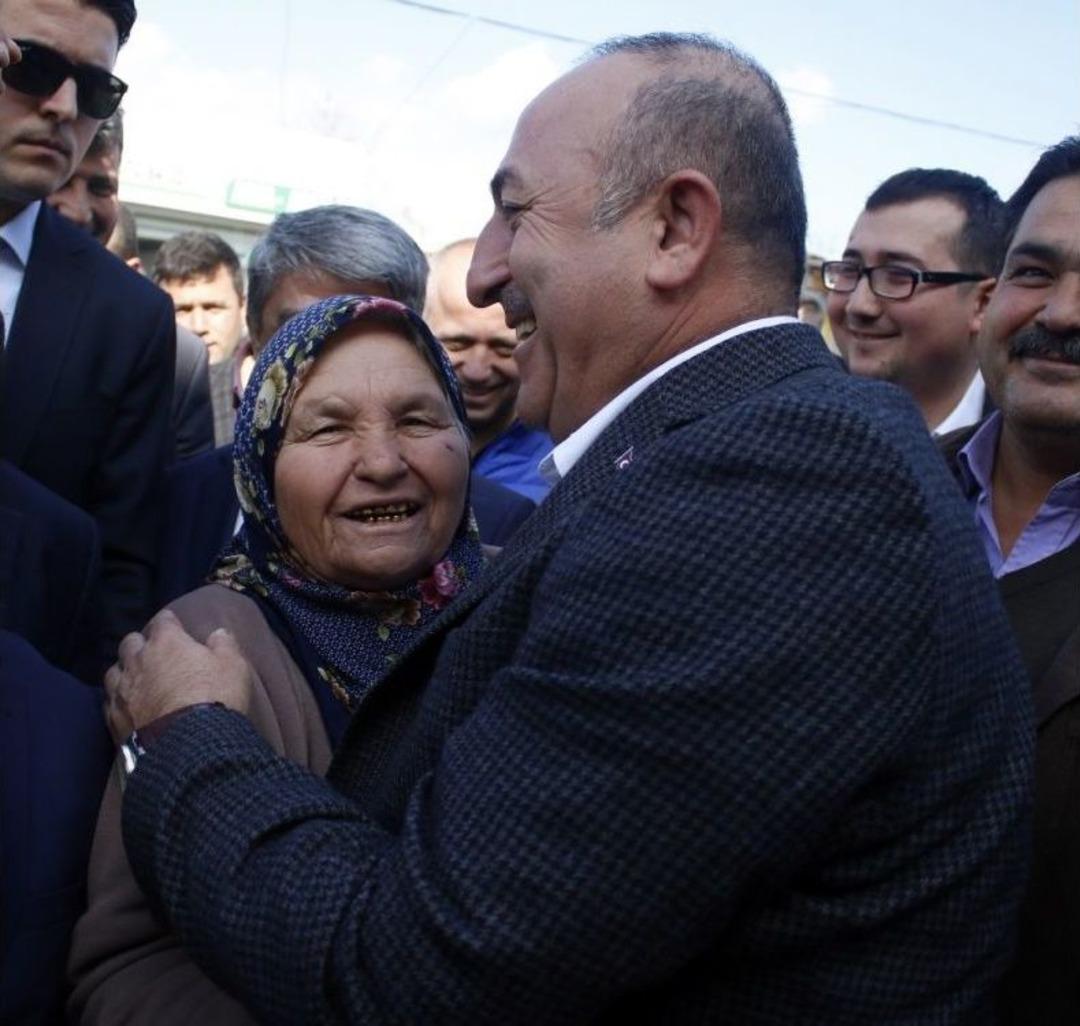 Dışişleri Bakanı &Ccedil;avuşoğlu&rsquo;ndan Antalya&rsquo;da Esnaf Ziyareti