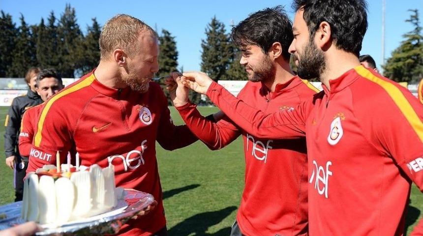 Galatasaray&rsquo;da Derbi Hazırlıkları S&uuml;r&uuml;yor