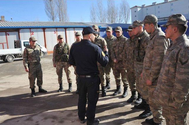 Bozüyük Belediyesi İtfaiye Ekiplerinden Askerlere Yangın Eğitimi