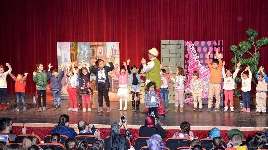 &lsquo;hoca Nasreddin&rsquo; Adlı &Ccedil;ocuk G&ouml;sterisinde İzleyici Rekoru Kırıldı