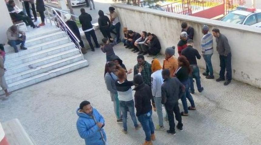 Ayvalık'ta 33 M&uuml;lteci Ile 5 Organizat&ouml;r Yakalandı