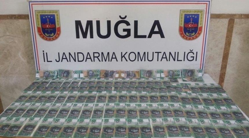 Fethiye&rsquo;de Gurbet&ccedil;iyi Dolandırmak İsteyen 4 Kişi Yakalandı