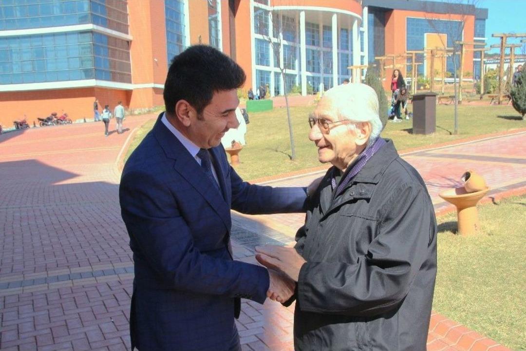 Devlet Sanat&ccedil;ısı Prof. Dr. Alaeddin Yavaş&ccedil;a, 7 Aralık &Uuml;niversitesini Ziyaret Etti