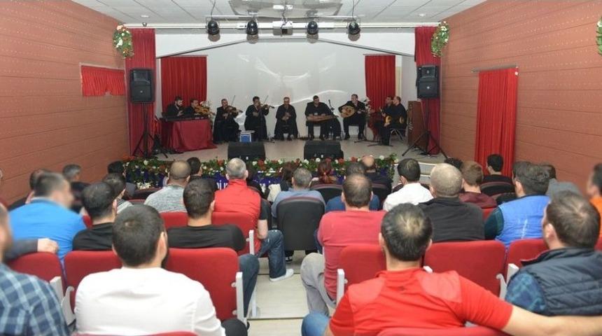 Nil&uuml;fer Roman Orkestrası Mahpusları Coşturdu