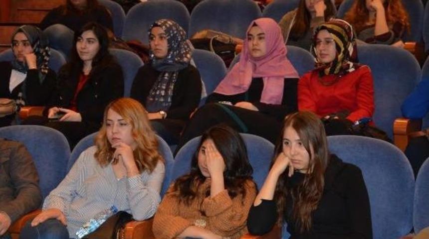 Başdanışman U&ccedil;um: Halka Ilk Kez Nasıl Bir Sistemde Yaşamak Istediği Soruluyor