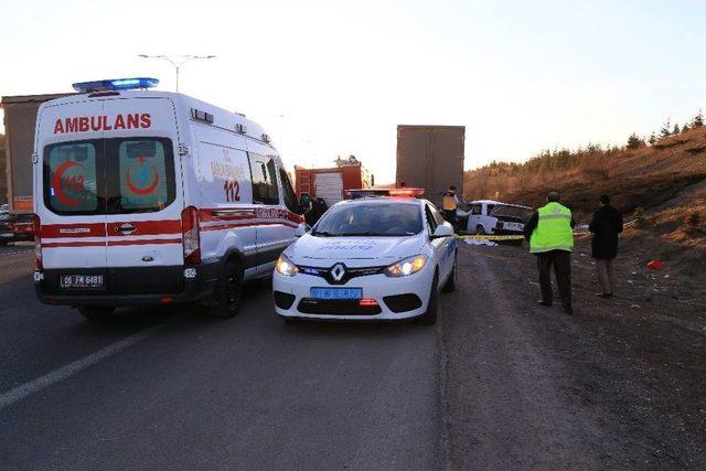 Ankara’da Otomobil, Tıra Arkadan Çarptı: 1 Ölü, 2 Ağır Yaralı