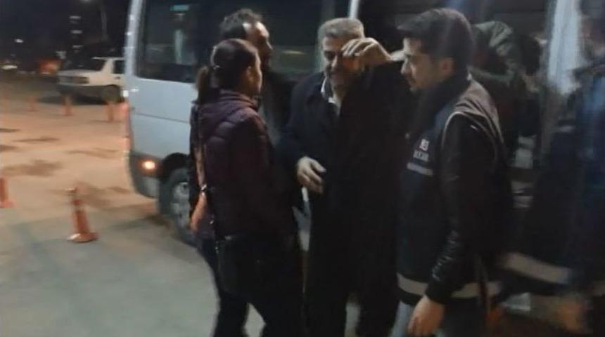 Sahte Para Basıp Sa&ccedil; Spreyi Sıkmışlar