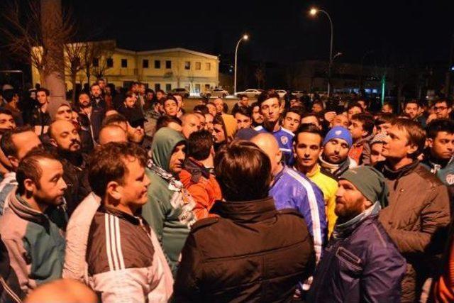 Bursasporlu Taraftarlar, Yönetimi Protesto Etti