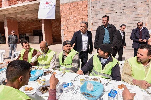 Başkan Uysal, Stk Merkezini İnceledi 1