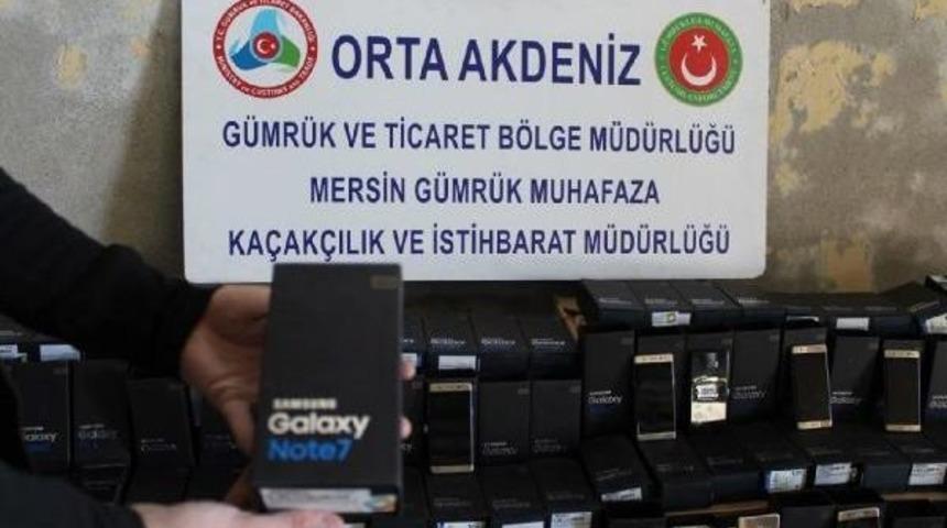 Mersin G&uuml;mr&uuml;ğ&uuml;'nde Ka&ccedil;ak Telefonlar Ele Ge&ccedil;irildi