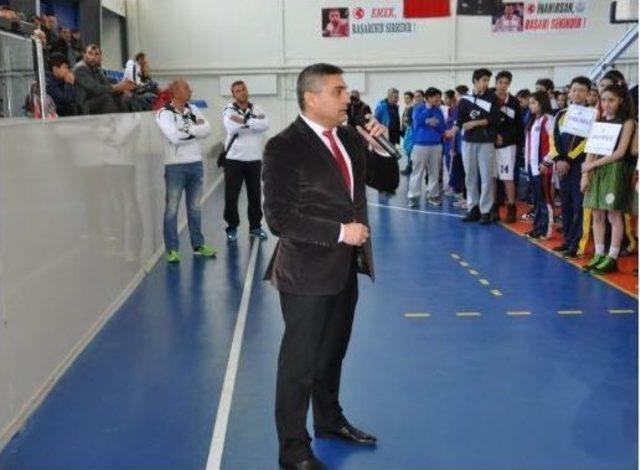 Simav’da Basketbol Grup Maçları Başladı