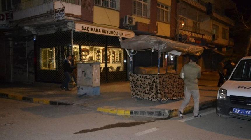 Kuyumcuları Hedef Alan Hırsızlar Başarılı Olamadı