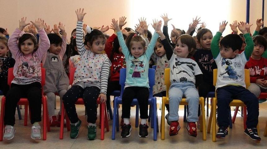 Minikler Togan &Ouml;zliyen&rsquo;in 27. Yaşını Kutladı