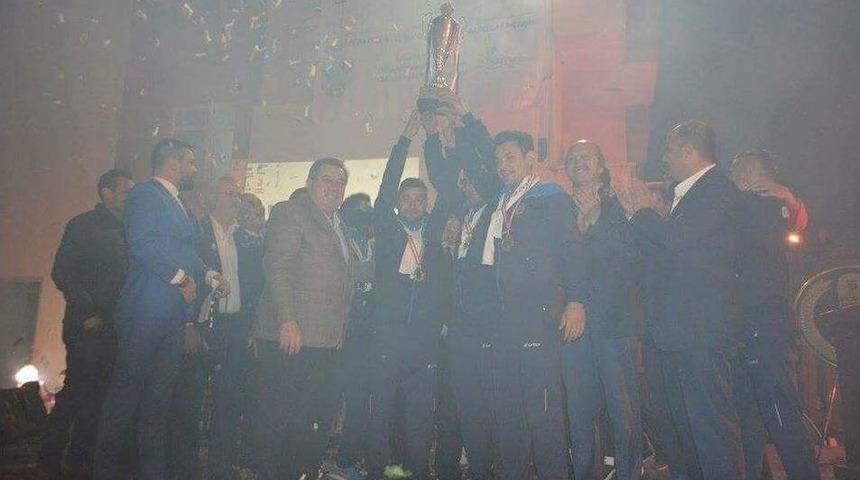 Namağlup Şampiyona G&ouml;rkemli Kutlama