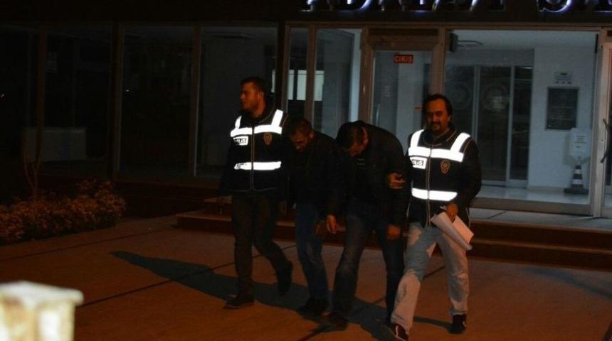 Dolandırıcılar Parayı Alırken Yakalandı