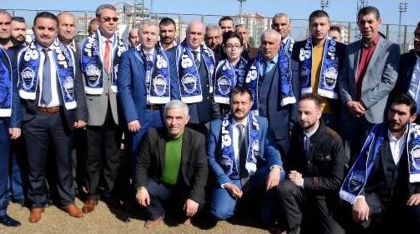 Kongresini Antreman Sahasında Yapan Kayseri Erciyesspor'un Yeni Başkanı Saffet K&uuml;lah&ccedil;ı