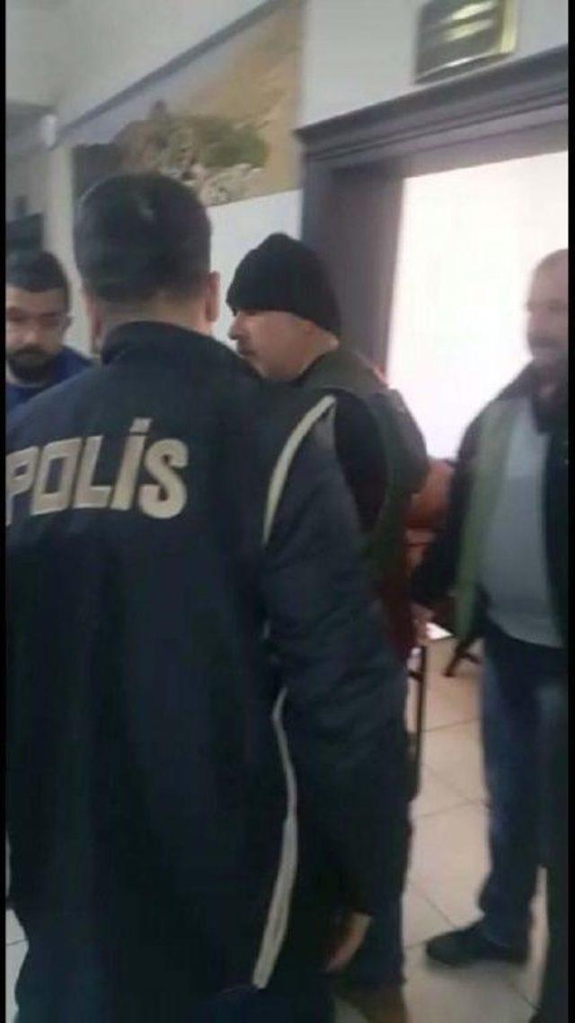 Mardin'in Savur Belediyesi'ne Operasyon, Başkan Gözaltına Alındı, Belediyeye Türk Bayrağı Asıldı